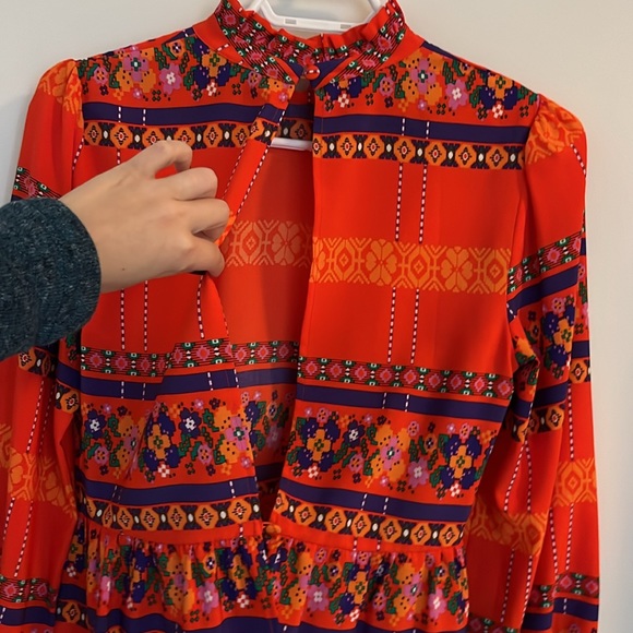 Open Back Printed Blouse - Picture 3 of 6